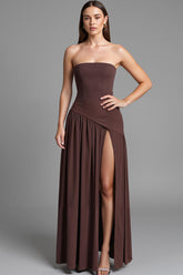 Kaffee Trägerloses A-Linie Abendkleid aus Baumwolle mit Rüschen und Schlitz